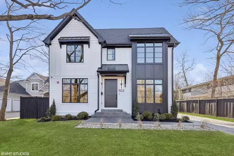 922 Glencoe Dr, Glencoe, IL 60022