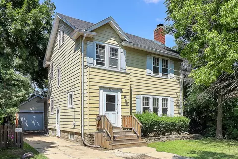 831 W Galena Blvd, Aurora, IL 60506 photo 2