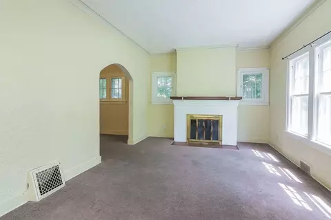 831 W Galena Blvd, Aurora, IL 60506 photo 4
