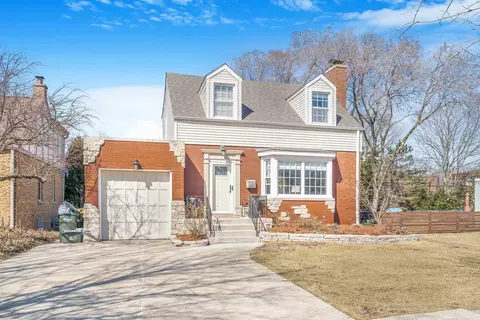 454 Longcommon Rd, Riverside, IL 60546