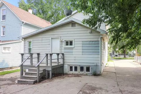 710 E Benton St, Aurora, IL 60505 photo 4