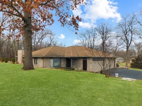 306 Trading Post Ct, Rockton, IL 61072