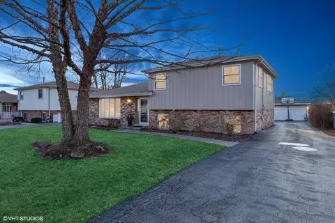 16020 Long Ave, Oak Forest, IL 60452