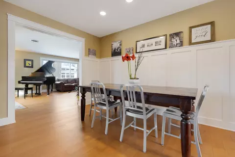 421 Countryside Dr, Wheaton, IL 60187 photo 9
