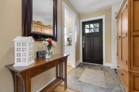 421 Countryside Dr, Wheaton, IL 60187 photo 2