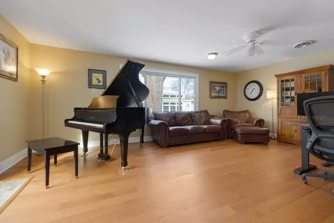 421 Countryside Dr, Wheaton, IL 60187 photo 10