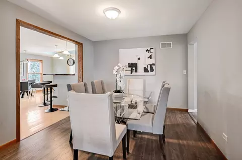 367 W 59th St, Willowbrook, IL 60527 photo 4