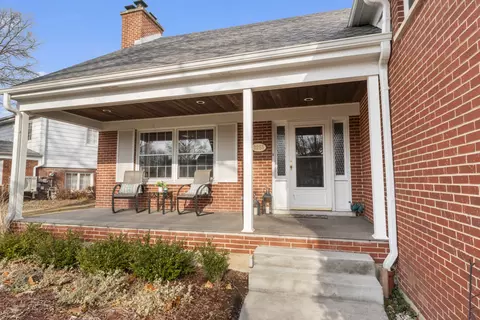 1251 Pine St, Glenview, IL 60025 photo 4