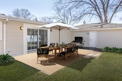 Exterior - 2803 Meadow Dr, Rolling Meadows, IL 60008 photo 4 of 7