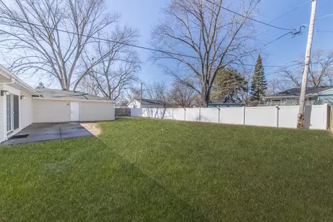 Exterior - 2803 Meadow Dr, Rolling Meadows, IL 60008 photo 6 of 7
