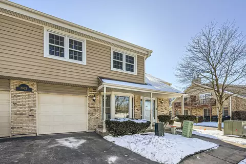 1963 Lancaster Ct #4, Naperville, IL 60565