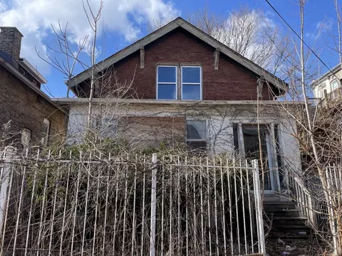 7310 S Kingston Ave, Chicago, IL 60649