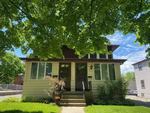 321 Prairie Ave, Highwood, IL 60040