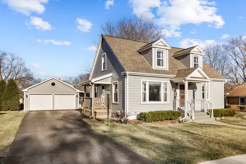 Exterior - 32 Jayne St, Algonquin, IL 60102 photo 5 of 7