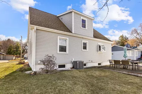 Exterior - 32 Jayne St, Algonquin, IL 60102 photo 7 of 7