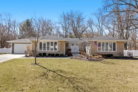 416 Ohio Rd, Frankfort, IL 60423
