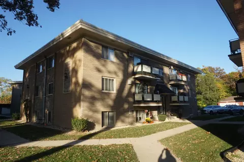 7404 W 111 St #207, Worth, IL 60482