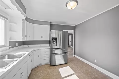 Kitchen - 3045 Phillips Ave, Steger, IL 60475 photo 2 of 2