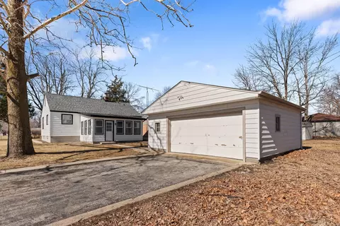 Exterior - 3045 Phillips Ave, Steger, IL 60475 photo 3 of 4
