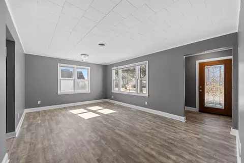 Living - 3045 Phillips Ave, Steger, IL 60475 photo 1 of 3