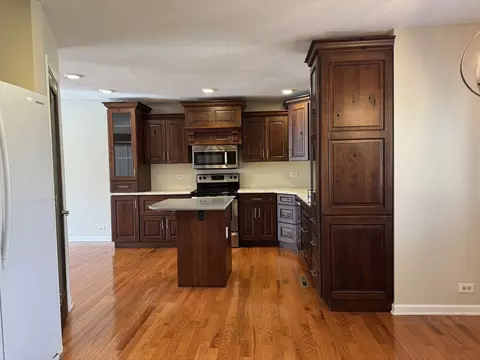 1009 Valley, Mchenry, IL 60051 photo 7