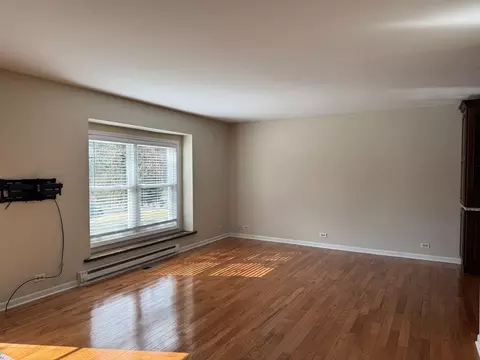 1009 Valley, Mchenry, IL 60051 photo 2