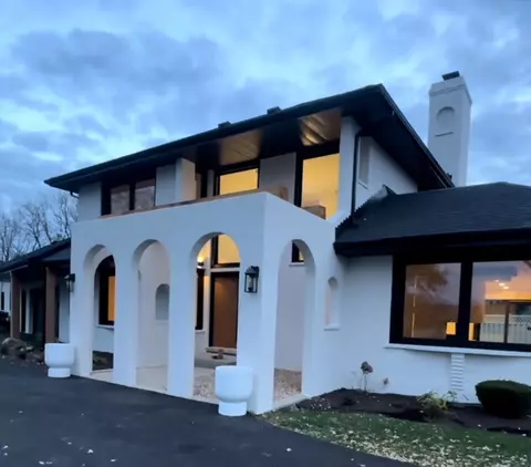 8545 Lakeside Dr, Downers Grove, IL 60516