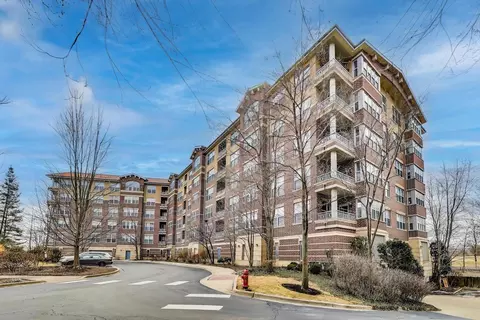 9350 Skokie Blvd #601, Skokie, IL 60077