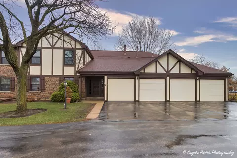 1536 Heather Ct #C1, Wheeling, IL 60090