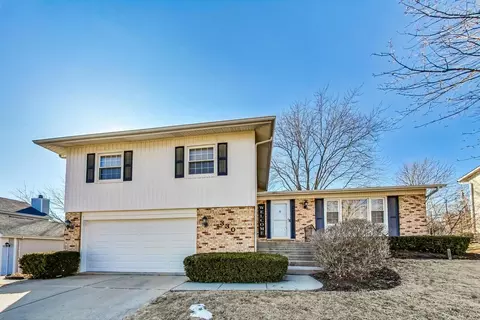 330 Partridge Ct, Algonquin, IL 60102