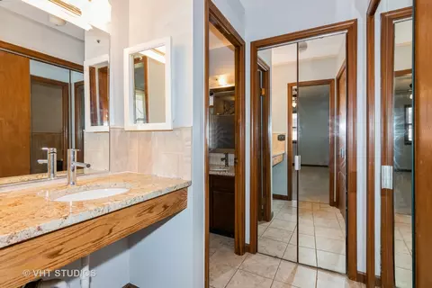 880 Ruth Dr, Elgin, IL 60123 photo 11