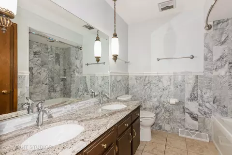 880 Ruth Dr, Elgin, IL 60123 photo 10
