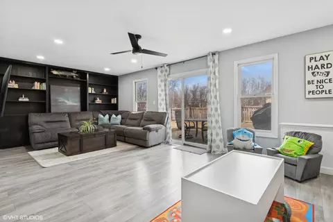 1285 Fairmont Rd, Hoffman Estates, IL 60169 photo 17