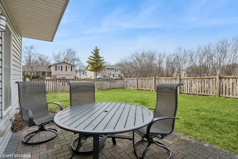 1285 Fairmont Rd, Hoffman Estates, IL 60169 photo 20