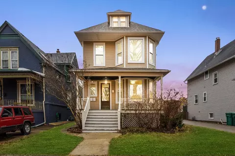 624 N Humphrey Ave, Oak Park, IL 60302