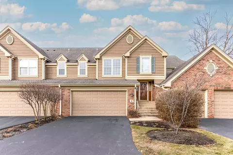 3 Ashford Ct, Lincolnshire, IL 60069
