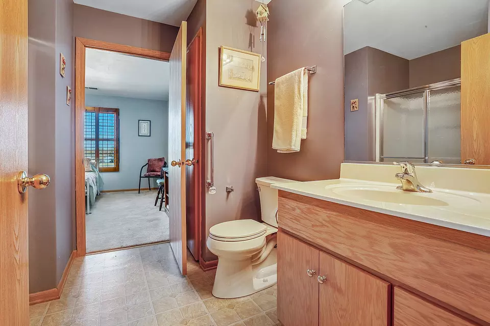 Bath - 20345 S Rainford Dr #3B, Frankfort, IL 60423 photo 2 of 2