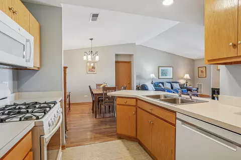 Kitchen - 20345 S Rainford Dr #3B, Frankfort, IL 60423 photo 1 of 2