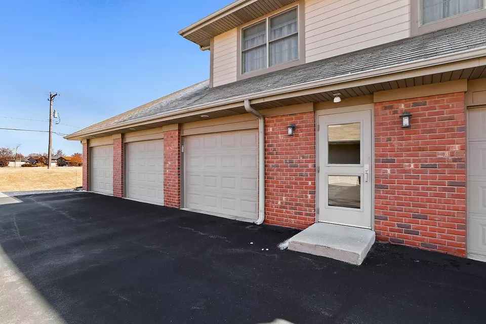Exterior - 20345 S Rainford Dr #3B, Frankfort, IL 60423 photo 3 of 3