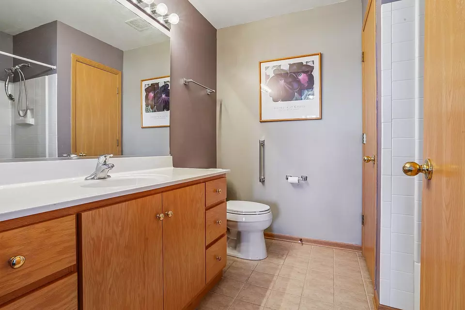 Bath - 20345 S Rainford Dr #3B, Frankfort, IL 60423 photo 1 of 2