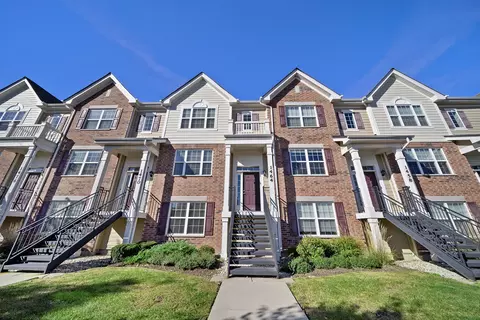 1464 Lakeridge Ct, Mundelein, IL 60060