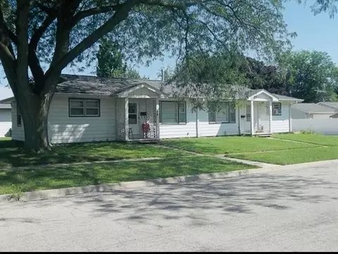 301 S 10th St, Rochelle, IL 61068