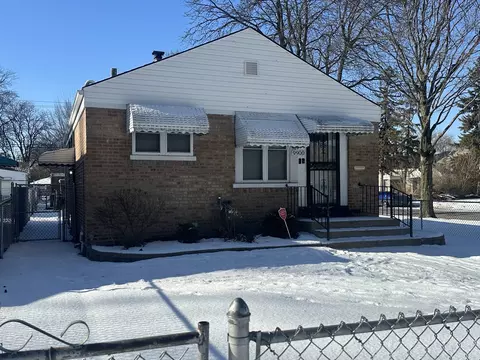 9900 S Paxton Ave, Chicago, IL 60617