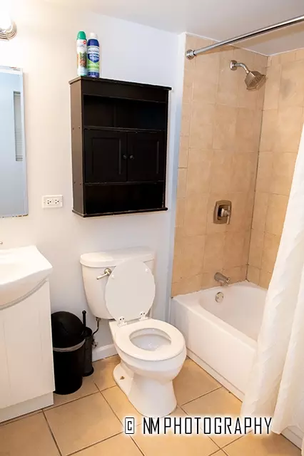 Bath - 3511 W 59th St, Chicago, IL 60629 photo 4 of 4