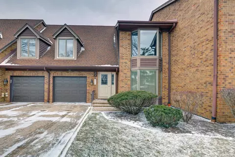 20 Princess Ct #2F, Westchester, IL 60154