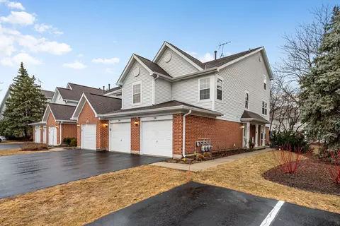 244 Ashbury Ln #E, Roselle, IL 60172