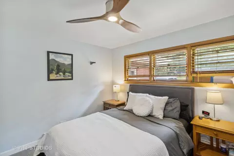 Bedroom - 811 N River Rd, Mchenry, IL 60051 photo 3 of 4