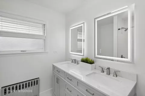 Bath - 811 N River Rd, Mchenry, IL 60051 photo 1 of 4