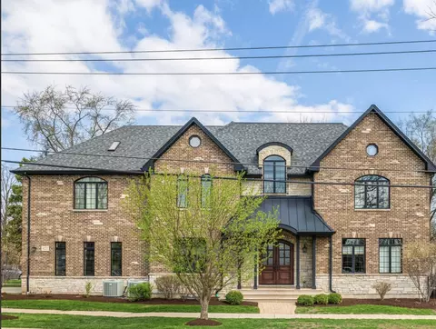 425 E Crescent Ave, Elmhurst, IL 60126