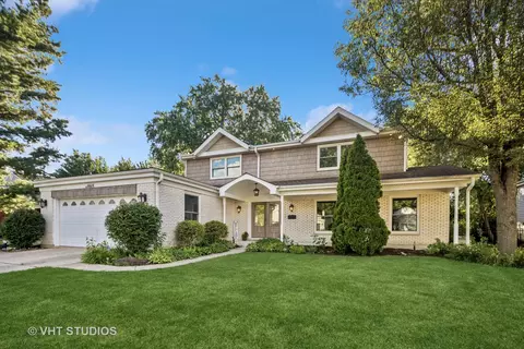302 W Victoria Ln, Arlington Heights, IL 60005